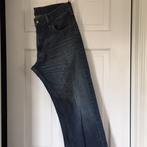 Levi 527